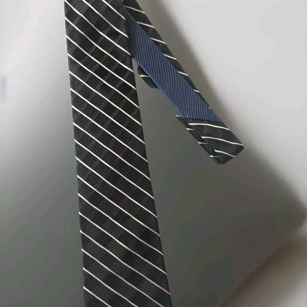 Tommy Bahama Silk‎ Tie Made in USA  Black Design